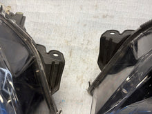 Laden Sie das Bild in den Galerie-Viewer, Frontscheinwerfer Opel Astra 13252469RH Bi-Xenon Ein Satz Scheinwerfer Headlight SCH2970729171xn