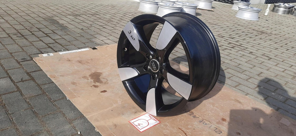 1x Alufelge 19 Zoll 8.5" 5x112 43ET Schwarz 8K0071499H Audi A4 B8 Rim Wheel FEL9996878782lt