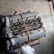 Load image into Gallery viewer, Motor BMW E31 E32 M70B50 5.0 300PS 220kW Benzin Engine Unkomplett
