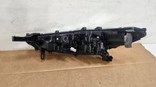 Laden Sie das Bild in den Galerie-Viewer, Frontscheinwerfer Toyota Corolla HSCO16184 Rechts Scheinwerfer Headlight SCH3074273295xg
