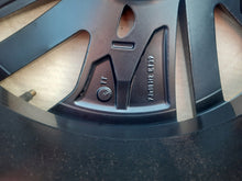 Load image into Gallery viewer, 1x Alufelge 18 Zoll 7.0&quot; 5x100 39ET 658601025J Skoda Scala Rim Wheel