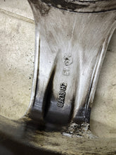 Load image into Gallery viewer, 4x Alufelge 18 Zoll 8.0" 5x112 52ET Glanz Silber KBA47961 Audi Q7 Touareg FEL5122605755rz