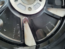 Laden Sie das Bild in den Galerie-Viewer, 1x Alufelge 18 Zoll 7.5&quot; 5x108 50 5ET Glanz Schwarz 31680403 Volvo Rim Wheel