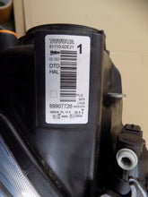 Laden Sie das Bild in den Galerie-Viewer, Frontscheinwerfer Toyota Auris 81110-02E21 8111002E21 Rechts Headlight SCH9439502749ti