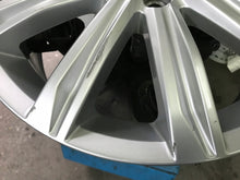 Laden Sie das Bild in den Galerie-Viewer, 1x Alufelge 17 Zoll 6.5" 5x112 52ET Glanz Silber 5TA601025D Vw Rim Wheel FEL7249379592ki