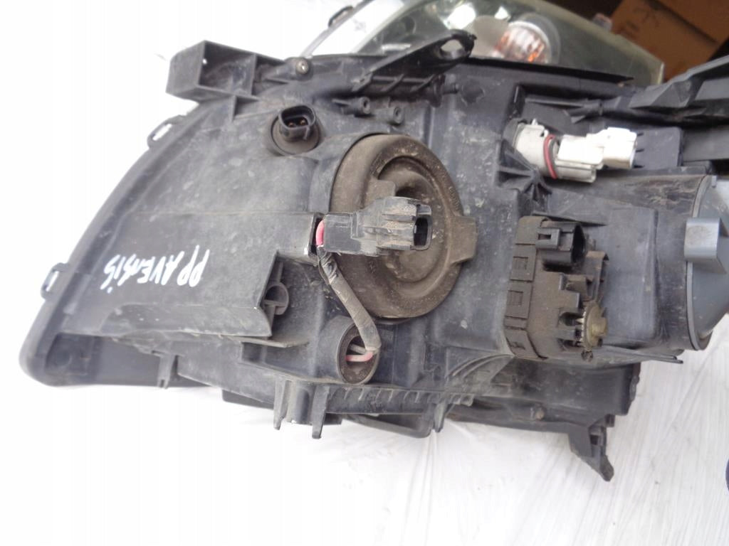 Frontscheinwerfer Toyota Avensis Rechts Scheinwerfer Headlight SCH6128451383vs