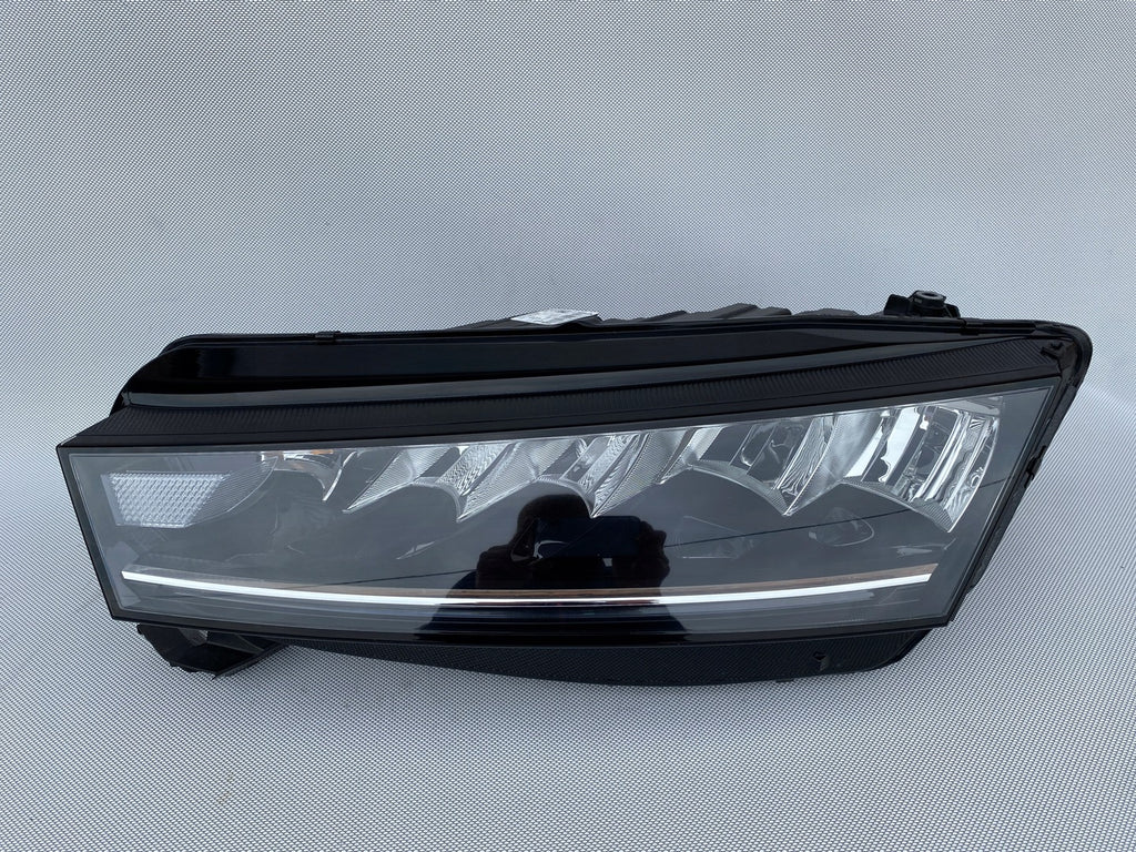 Frontscheinwerfer Skoda Octavia IV 5E4941015 LED Links Scheinwerfer Headlight SCH9927500778wb