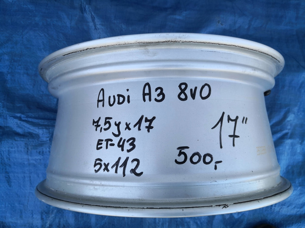 1x Alufelge 17 Zoll 7.5" 5x112 43ET Glanz Silber 8V0601025 Audi A3 Rim Wheel FEL9492646136gl