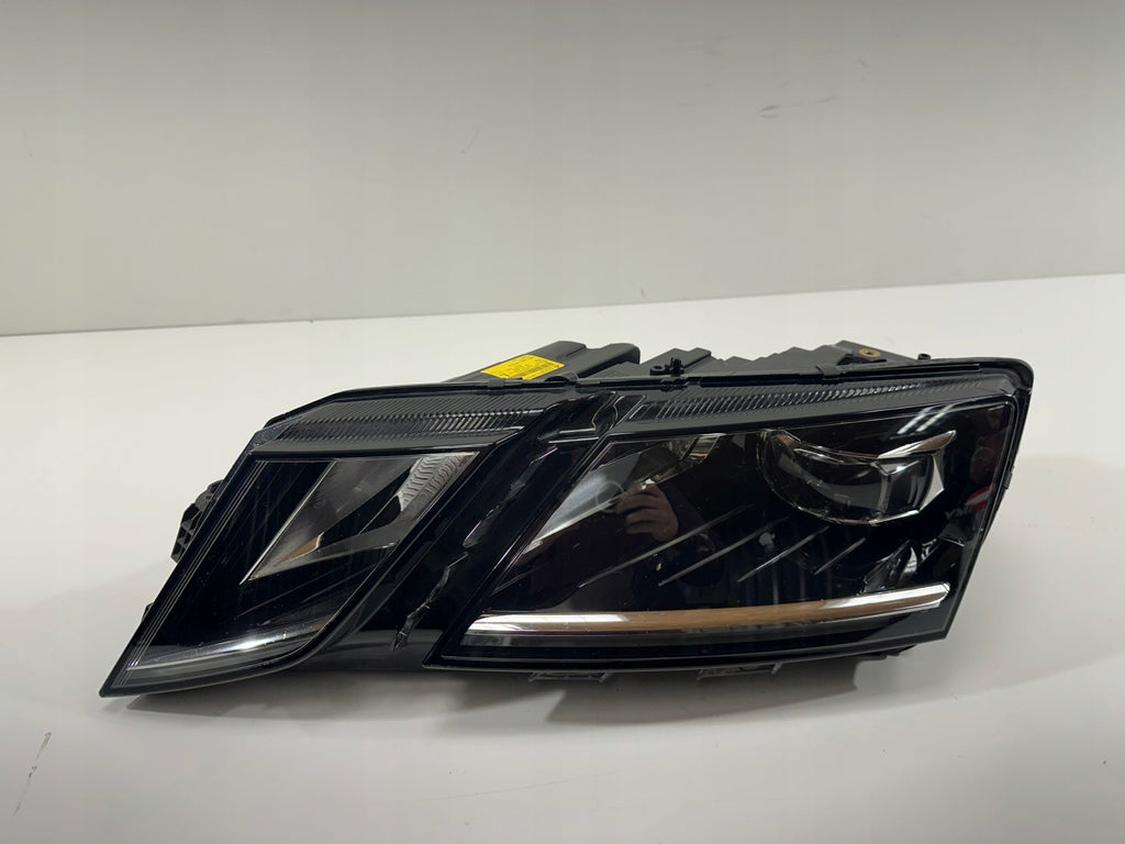 Frontscheinwerfer Skoda Octavia III 5E1941015D Links Scheinwerfer Headlight SCH8927815222au