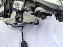 Load image into Gallery viewer, Frontscheinwerfer Volvo V60 S60 31420262 Xenon Rechts Scheinwerfer Headlight SCH6706607110cw