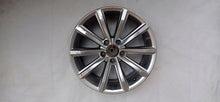 Laden Sie das Bild in den Galerie-Viewer, 1x Alufelge 17 Zoll 7.0" 5x112 40ET Glanz Silber 3G0601025D VW Passat B8 FEL5762210683ao