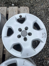 Laden Sie das Bild in den Galerie-Viewer, 4x Alufelge 15 Zoll 6.0&quot; 5x100 38ET Glanz Silber 8L0601025N Audi Rim Wheel