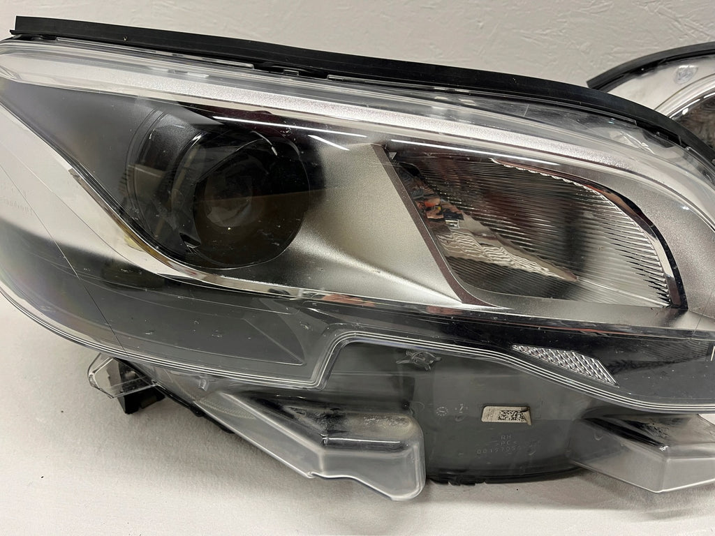 Frontscheinwerfer Peugeot Expert 9808235780-00 Xenon Rechts oder Links SCH8841398833cc