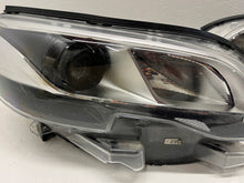 Load image into Gallery viewer, Frontscheinwerfer Peugeot Expert 9808235780-00 Xenon Rechts oder Links SCH8841398833cc
