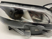 Laden Sie das Bild in den Galerie-Viewer, Frontscheinwerfer Peugeot Expert Traveller 9808235780-00 Xenon Ein Satz SCH8841398833cc