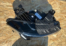Load image into Gallery viewer, Frontscheinwerfer Peugeot 9859661980 Ein Satz Scheinwerfer Headlight SCH2197810094mw
