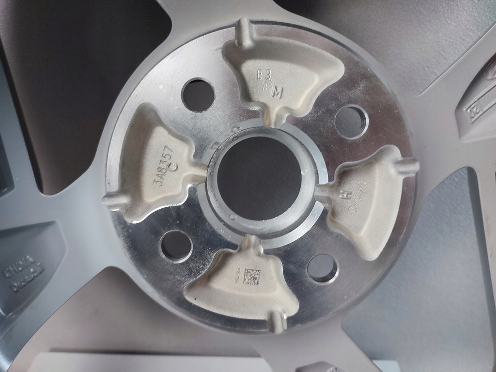 1x Alufelge 15 Zoll 6.0" 4x100 48ET Glanz Silber 52910K7100 Hyundai I10 III I20 FEL9417089971ny