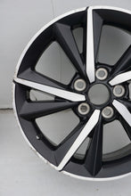 Load image into Gallery viewer, 1x Alufelge 17 Zoll 7.0&quot; 5x114.3 50ET Glanz Schwarz PW457-02001 Toyota Rim Wheel
