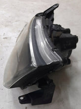Load image into Gallery viewer, Frontscheinwerfer Mitsubishi L200 8301B462 Rechts Scheinwerfer Headlight SCH5490631740la