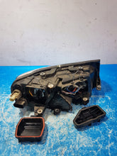 Laden Sie das Bild in den Galerie-Viewer, Frontscheinwerfer Skoda Superb Links Scheinwerfer Headlight