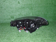 Laden Sie das Bild in den Galerie-Viewer, Frontscheinwerfer Toyota Yaris Rechts Scheinwerfer Headlight