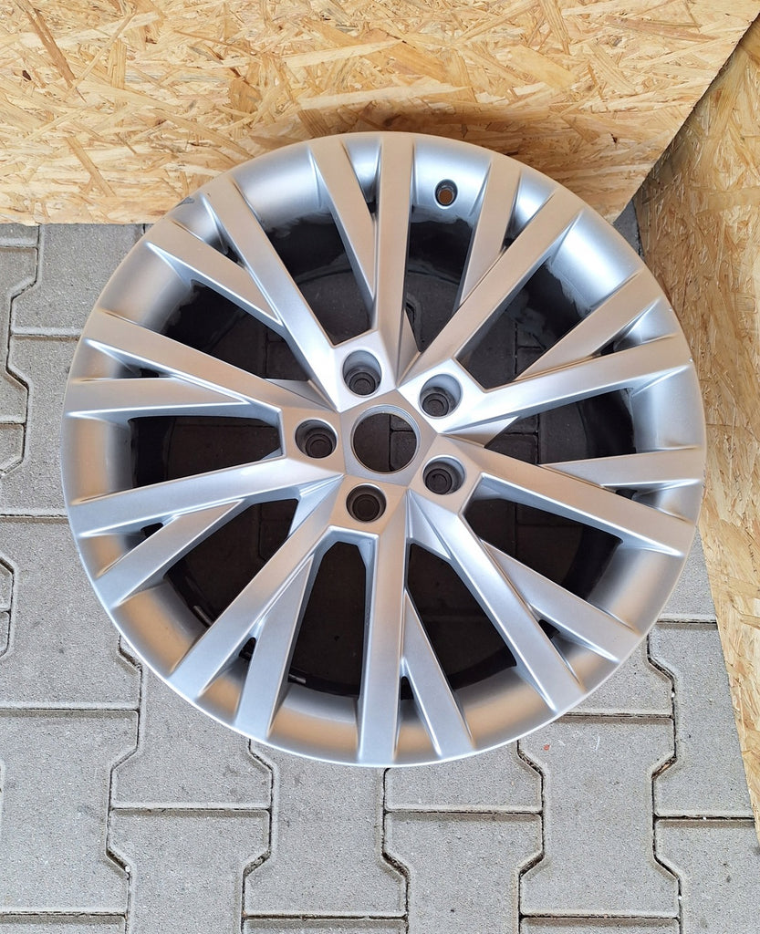 1x Alufelge 18 Zoll 8.0" 5x112 44ET Glanz Silber 3V0601025AN Skoda Superb