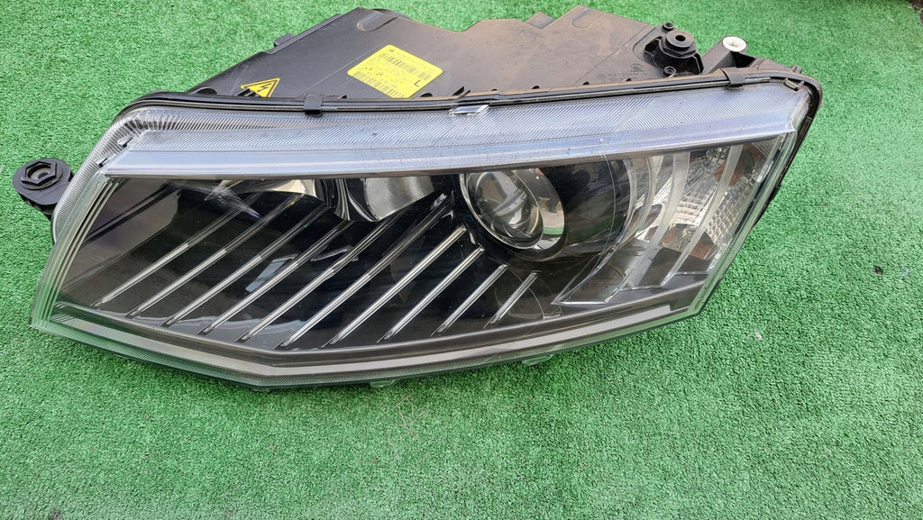 Frontscheinwerfer Skoda Octavia III 5E1941015B Bi-Xenon Links Headlight SCH8794731114vs