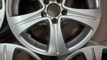 Laden Sie das Bild in den Galerie-Viewer, 4x Alufelge 17 Zoll 7.5" 5x112 40ET Glanz Silber A2134011200 Mercedes-Benz W213 FEL6848152272yn
