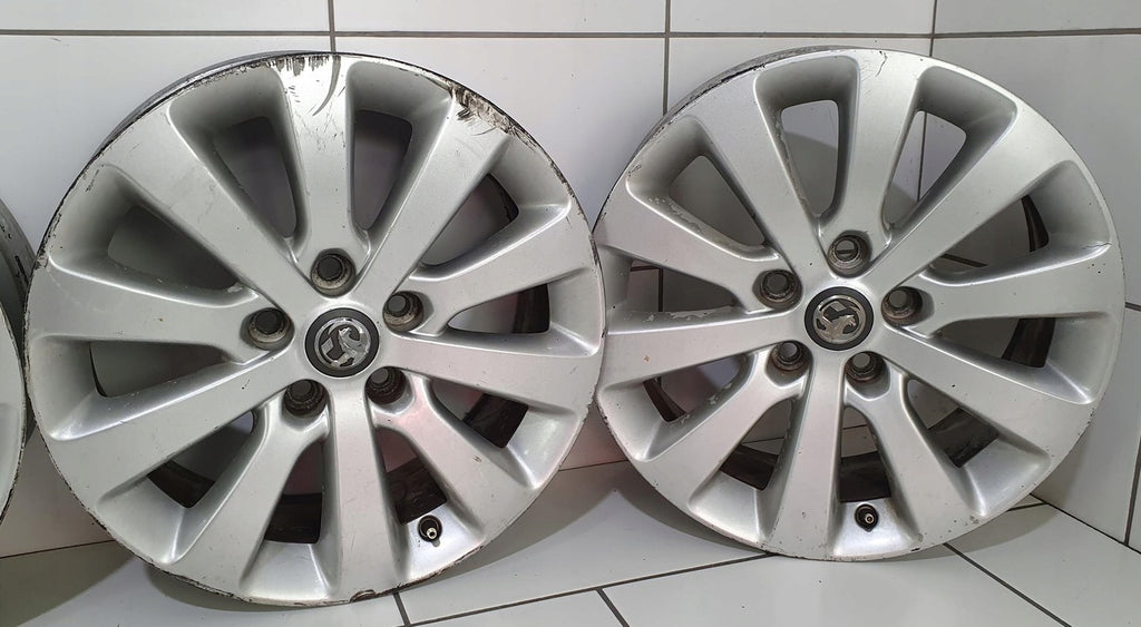 4x Alufelge 17 Zoll 7.0" 5x115 44ET Silber 13276347 Opel Astra J Rim Wheel