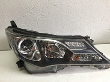 Laden Sie das Bild in den Galerie-Viewer, Frontscheinwerfer Toyota 89210-ODXW3 LED Ein Stück (Rechts oder Links) Headlight