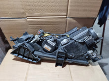 Laden Sie das Bild in den Galerie-Viewer, Frontscheinwerfer Mazda 6 Gh Xenon Rechts Scheinwerfer Headlight SCH2107296984xv