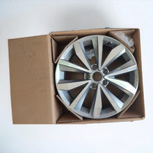 Load image into Gallery viewer, 1x Alufelge 17 Zoll 7.0&quot; 5x112 2GA601025P VW T-Roc Rim Wheel