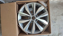 Load image into Gallery viewer, 1x Alufelge 17 Zoll 7.0&quot; 5x112 2GA601025P VW T-Roc Rim Wheel