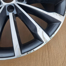 Load image into Gallery viewer, 1x Alufelge 19 Zoll 8.0" 5x112 44ET 3V0601025AK- Skoda Superb I Rim Wheel FEL6927711945rh