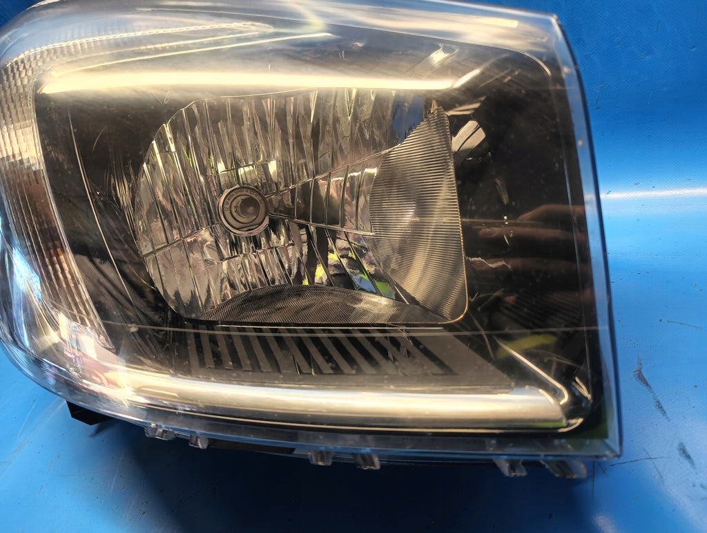 Frontscheinwerfer Opel Vivaro B Trafic III 260104643R 96461905 Rechts Headlight SCH2544632800wp