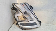 Load image into Gallery viewer, Frontscheinwerfer Volvo 23752678 Rechts Scheinwerfer Headlight SCH8342982705dn