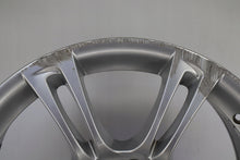 Laden Sie das Bild in den Galerie-Viewer, 1x Alufelge 18 Zoll 8.0&quot; 5x120 30ET Glanz Silber 6790173 BMW 1 Rim Wheel