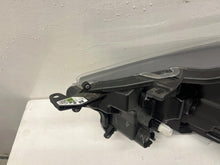 Laden Sie das Bild in den Galerie-Viewer, Frontscheinwerfer Toyota Yaris Rechts Scheinwerfer Headlight SCH7376462697np