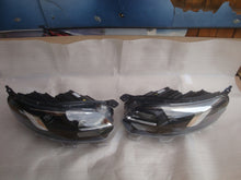 Laden Sie das Bild in den Galerie-Viewer, Frontscheinwerfer Opel Zafira 00218274-01 Xenon Links Scheinwerfer Headlight