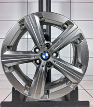 Laden Sie das Bild in den Galerie-Viewer, 1x Alufelge 17 Zoll 7.0" 5x112 41ET Glanz Graphit 6898044 BMW Rim Wheel FEL2713239177ly