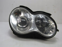Laden Sie das Bild in den Galerie-Viewer, Frontscheinwerfer Mercedes-Benz W203 A2038201859 Rechts Scheinwerfer Headlight SCH3363526965bb