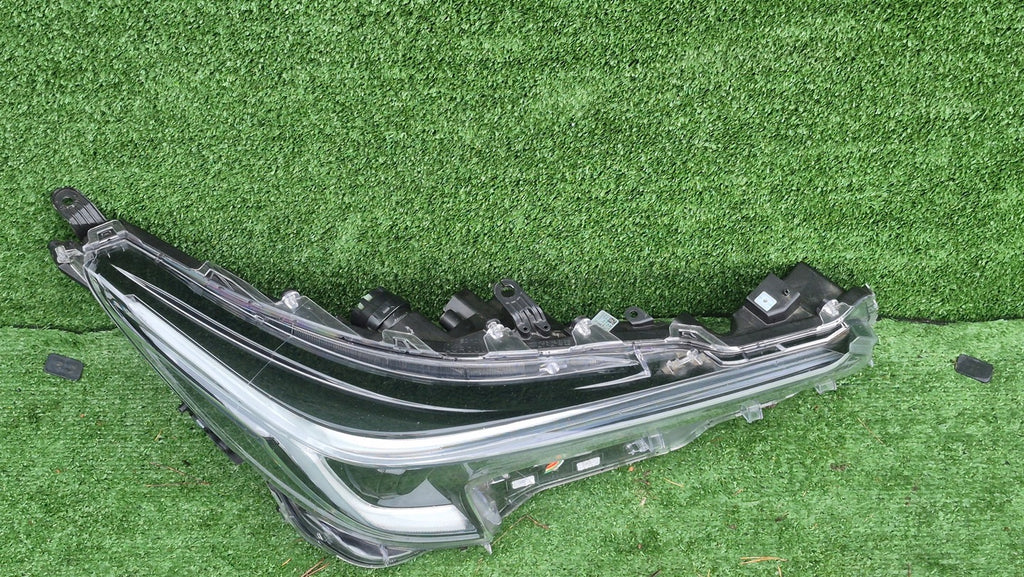 Frontscheinwerfer Toyota Corolla Hatchback 81110-02X10 Rechts Headlight SCH4924314445ne