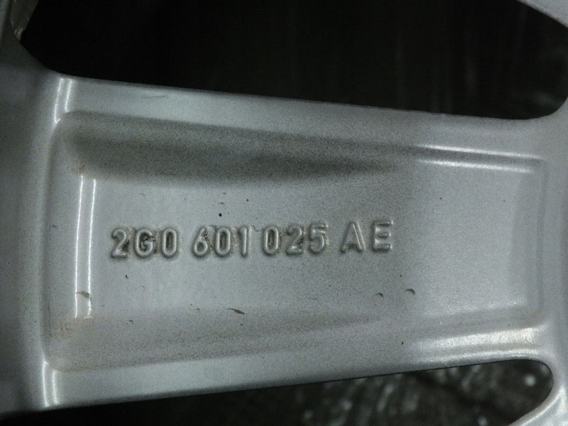 1x Alufelge 16 Zoll 6.5" 5x100 47ET Glanz Grau 2G0601025AE VW Polo Iv Rim Wheel FEL6707146803mv