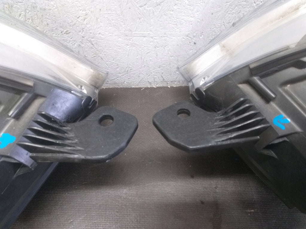 Frontscheinwerfer Peugeot Expert 9808572580 LED Ein Stück (Rechts oder Links)