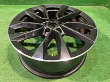 Laden Sie das Bild in den Galerie-Viewer, 1x Alufelge 18 Zoll 7.0" 5x112 45ET 57A601025AS Skoda Karoq Rim Wheel FEL1885529315bj