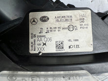 Laden Sie das Bild in den Galerie-Viewer, Frontscheinwerfer Mercedes-Benz Vito W447 A4479067800 Rechts Headlight