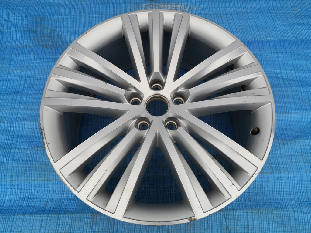1x Alufelge 19 Zoll 8.0" 5x112 44ET Glanz Graphit 8W0601025H Mg Superb Iii FEL2911309660kd