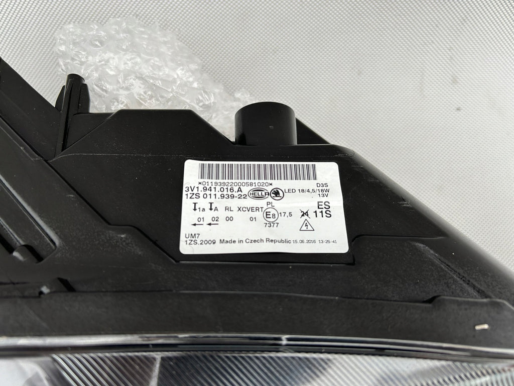 Frontscheinwerfer Skoda Superb III 3V1941016A 3V1941018A Xenon Rechts Headlight