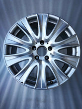 Laden Sie das Bild in den Galerie-Viewer, 1x Alufelge 18 Zoll 8.0&quot; 5x112 41ET A2224010902 Mercedes-Benz Rim Wheel