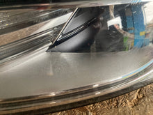 Load image into Gallery viewer, Frontscheinwerfer Audi Q5 8R0941043 Xenon Links Scheinwerfer Headlight